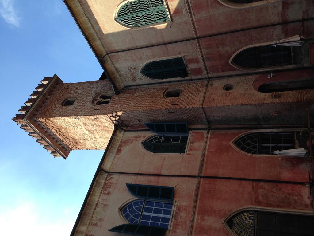 Castello Sannazzaro B&B Giarole 외부 사진