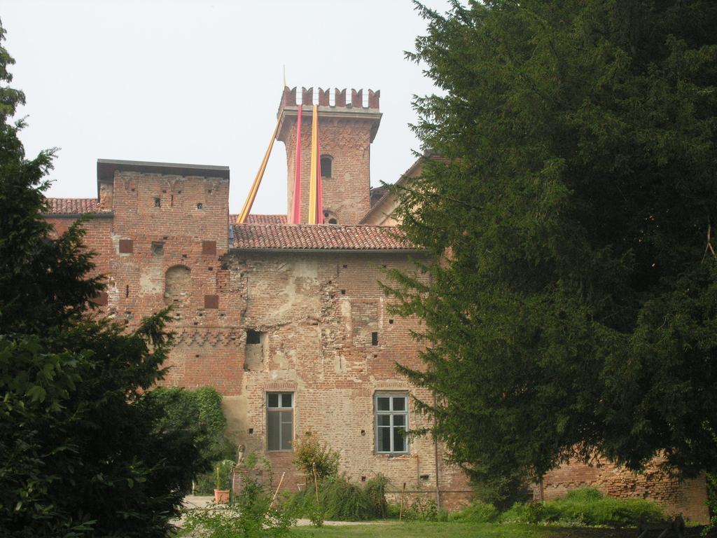 Castello Sannazzaro B&B Giarole 외부 사진